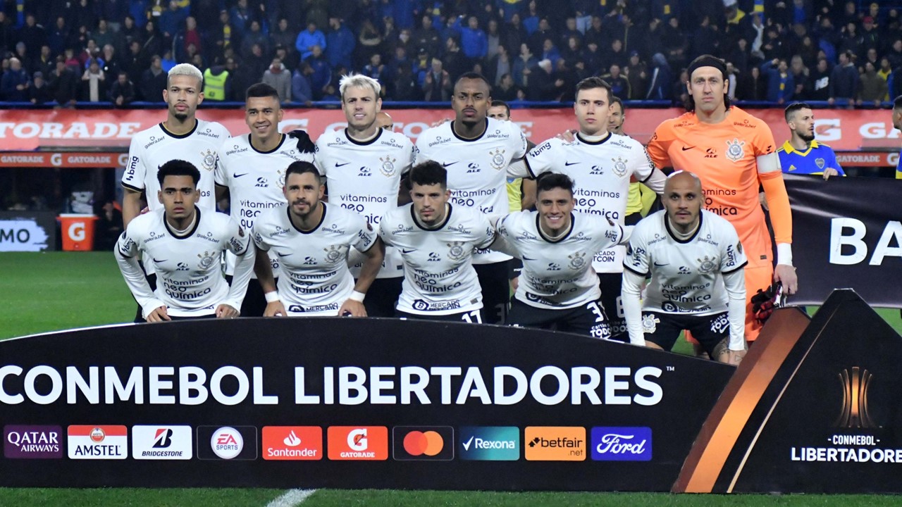 Corinthians avança às quartas da Libertadores