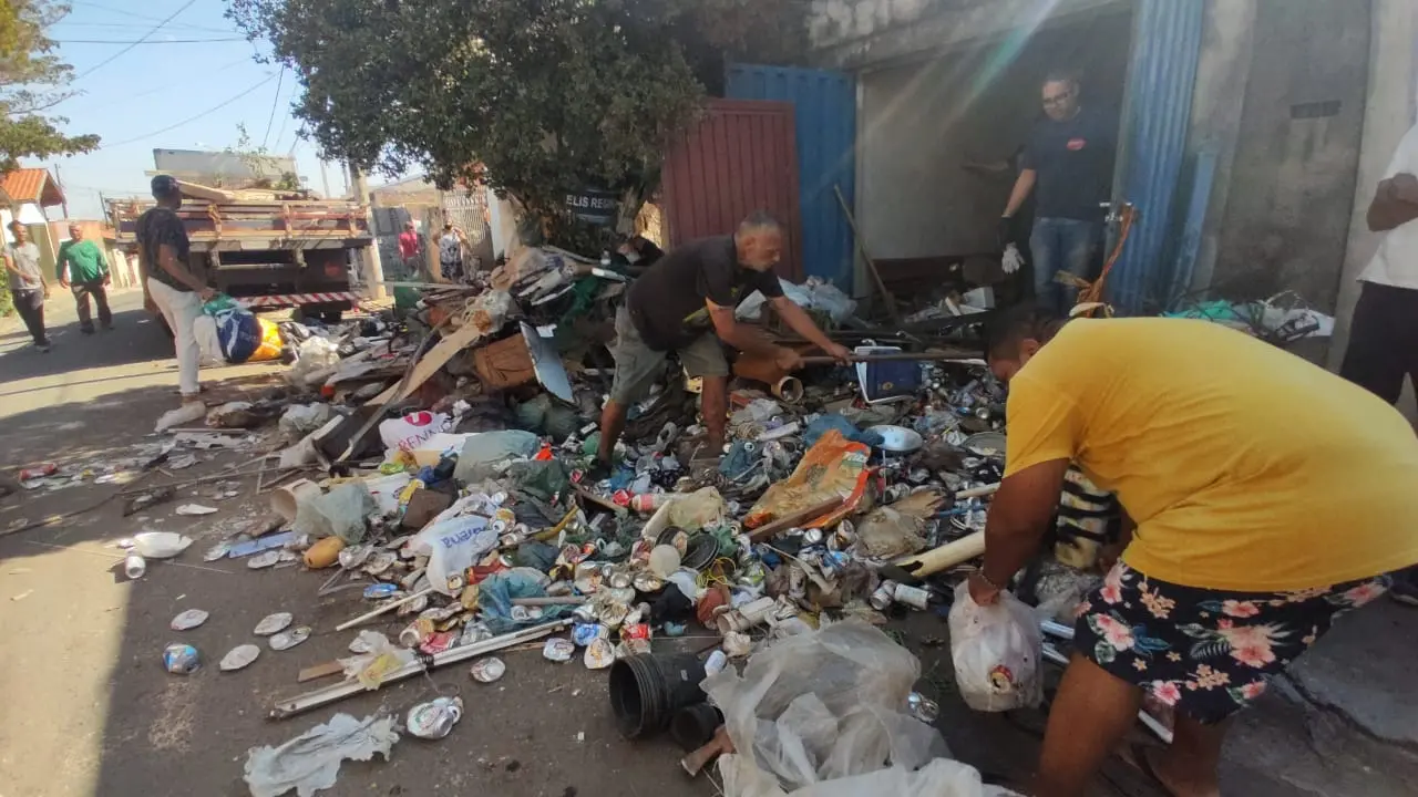 Homem desaparecido é encontrado morto em meio a entulhos acumulados por 30 anos em Piracicaba