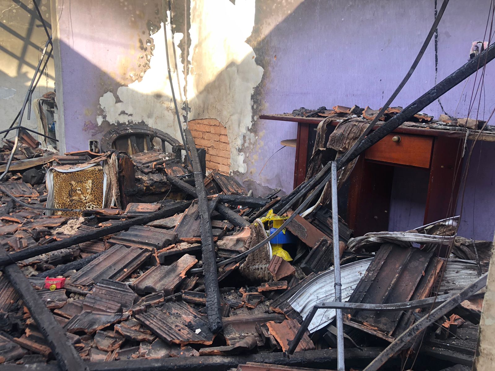 casa destruída incêndio vakinha online