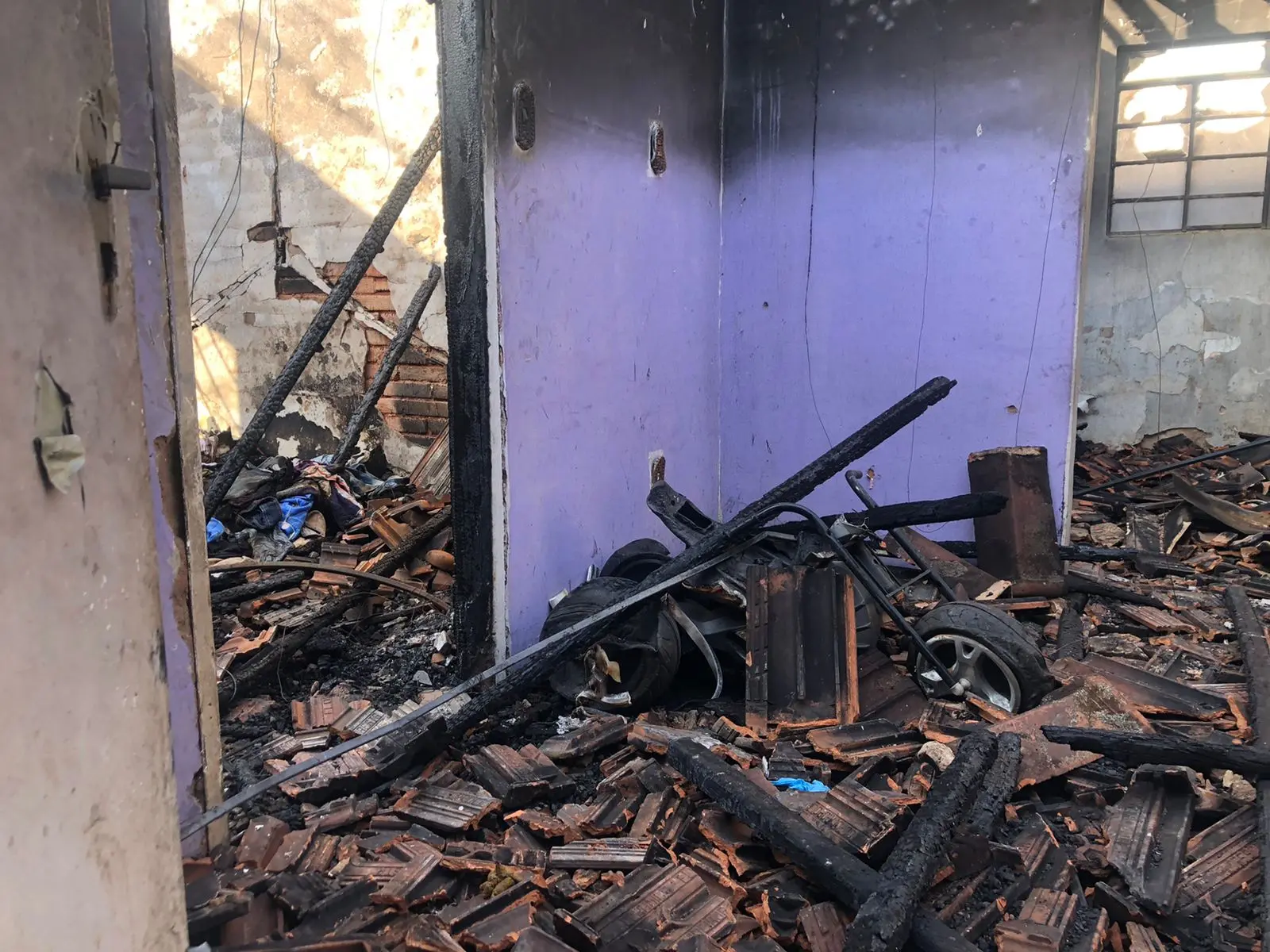 casa destruída incêndio vakinha online
