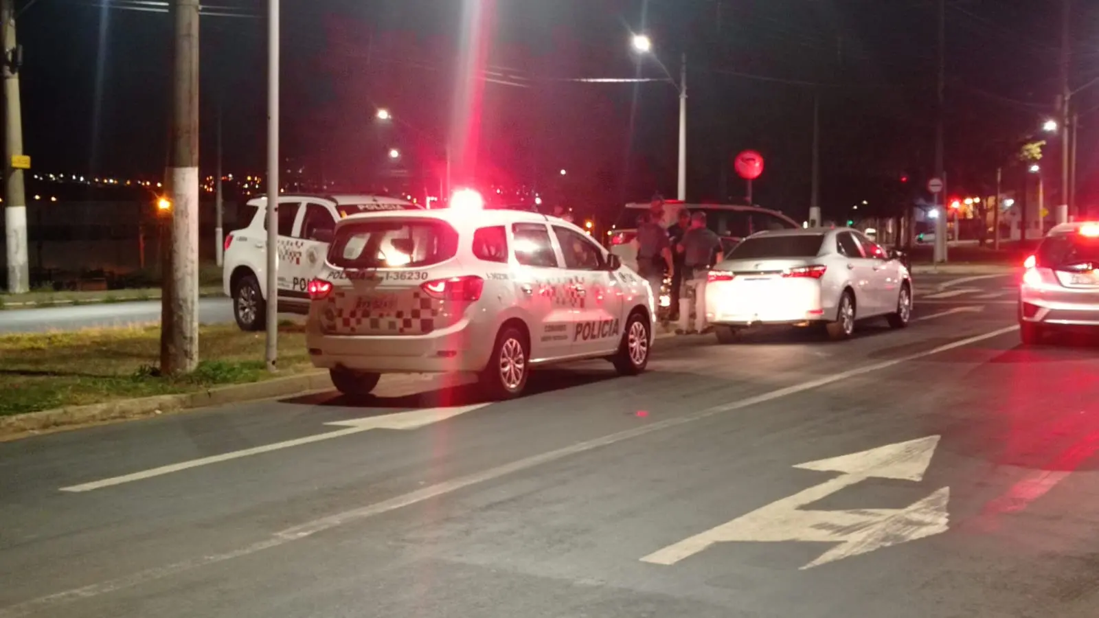 Homem é baleado em frente a academia em Araras