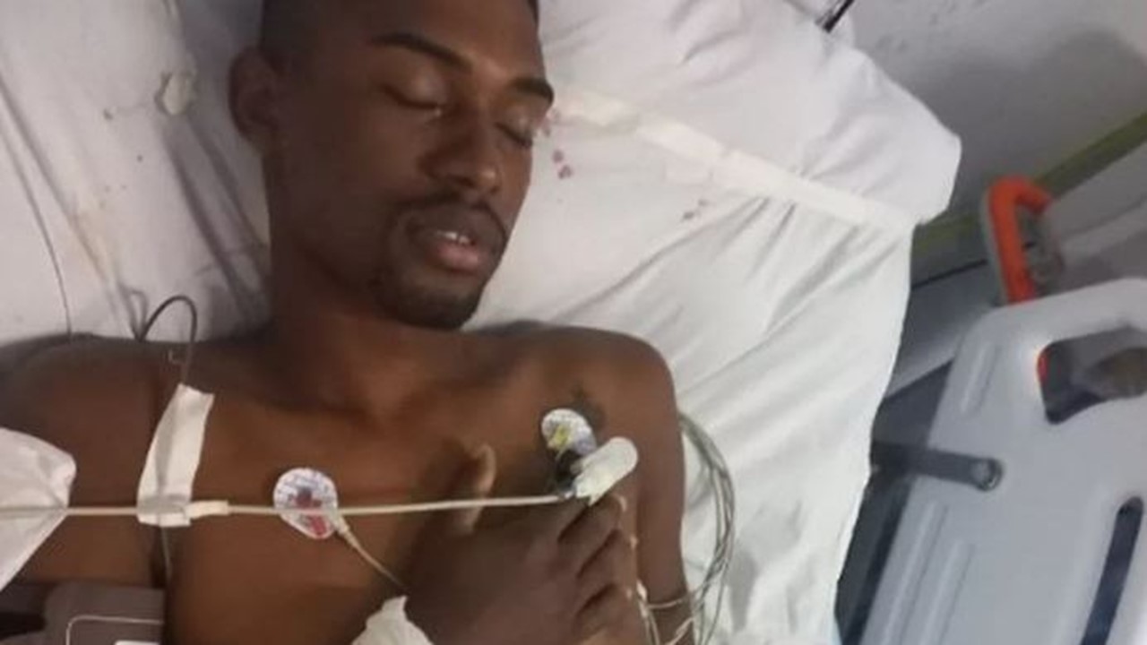 Jovem baleado na Bahia perde rim e hospital entrega órgão em saco plástico à família