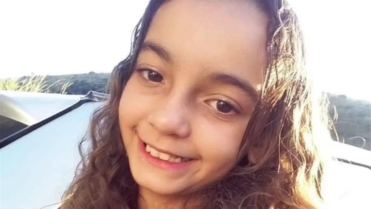 Meninas bonitas não comem”, escreveu com sangue garota de 11 anos  encontrada quase morta - Já é notícia
