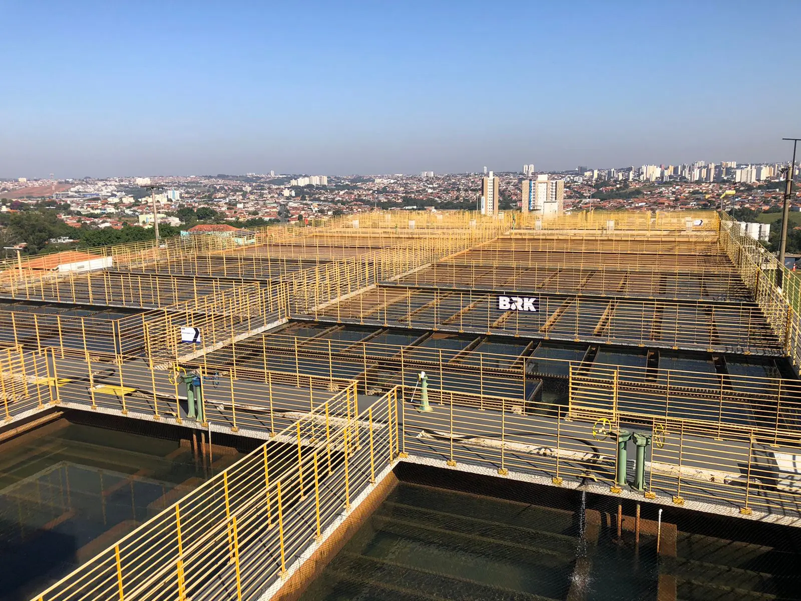 Após reclamações,BRK informa mudança na água é por estiagem