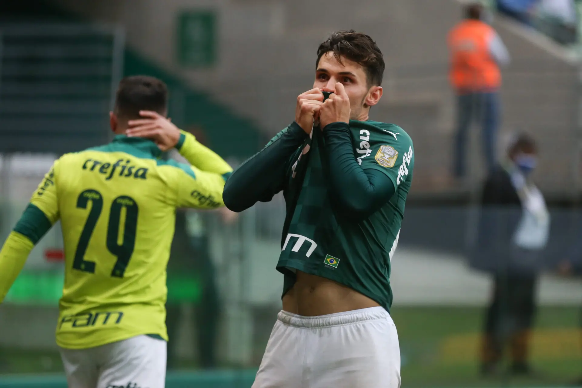 Palmeiras vai à CBF contra Vuaden e atuação do VAR diante do São Paulo