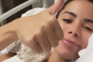 'Seguirei me cuidando', diz Anitta já em casa após receber alta médica