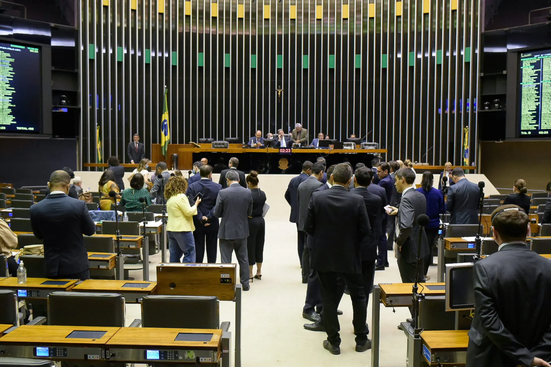 Deputados gastaram em um mês recorde de R$ 26 milhões