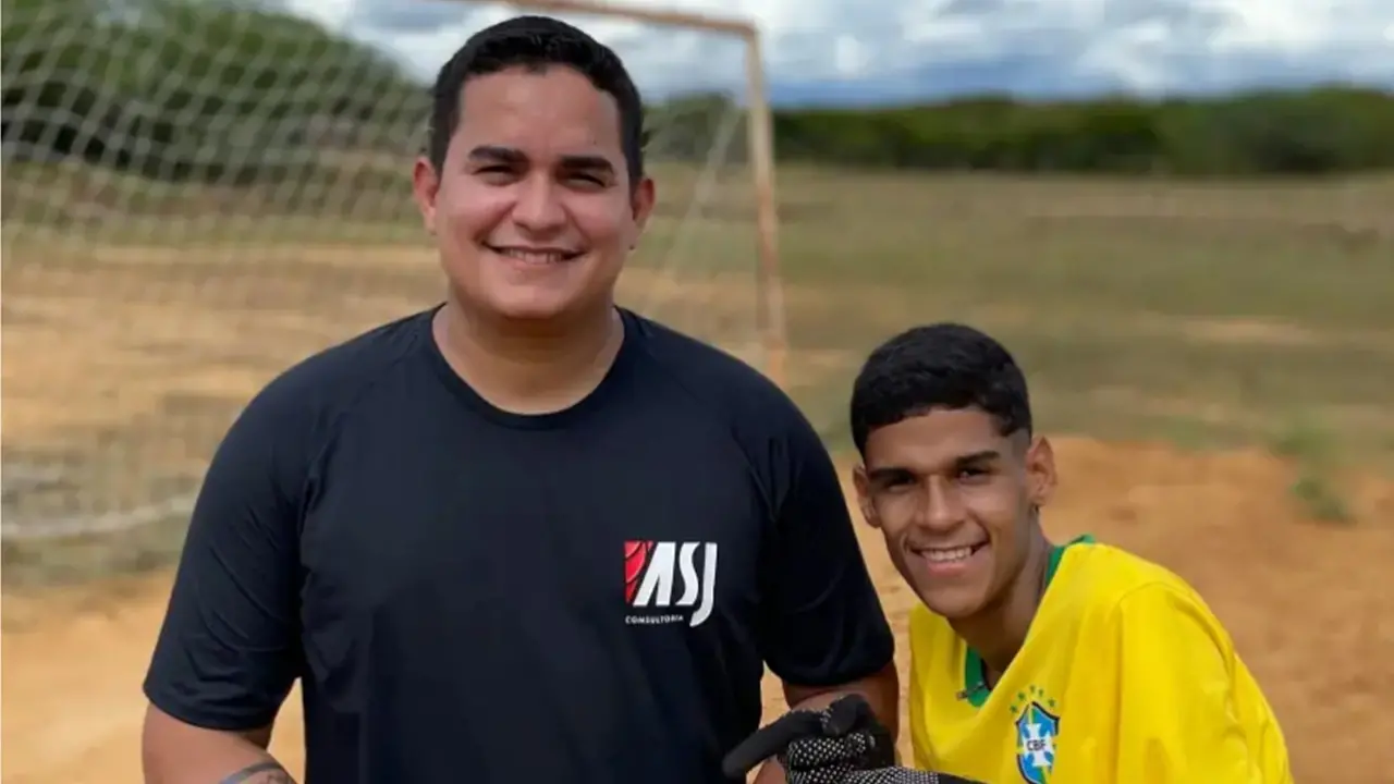 Luva de Pedreiro paga R$ 31 mil em juízo, após mês sem ganhos da era Falcão