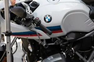 Moto avaliada em R$50 mil é levada por assaltante no Jardim Esmeralda