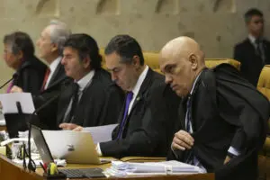 Caso essa proposta seja aprovada, o salário de um ministro do Supremo, teto do funcionalismo, seria reajustado e chegaria a R$ 46,3 mil.