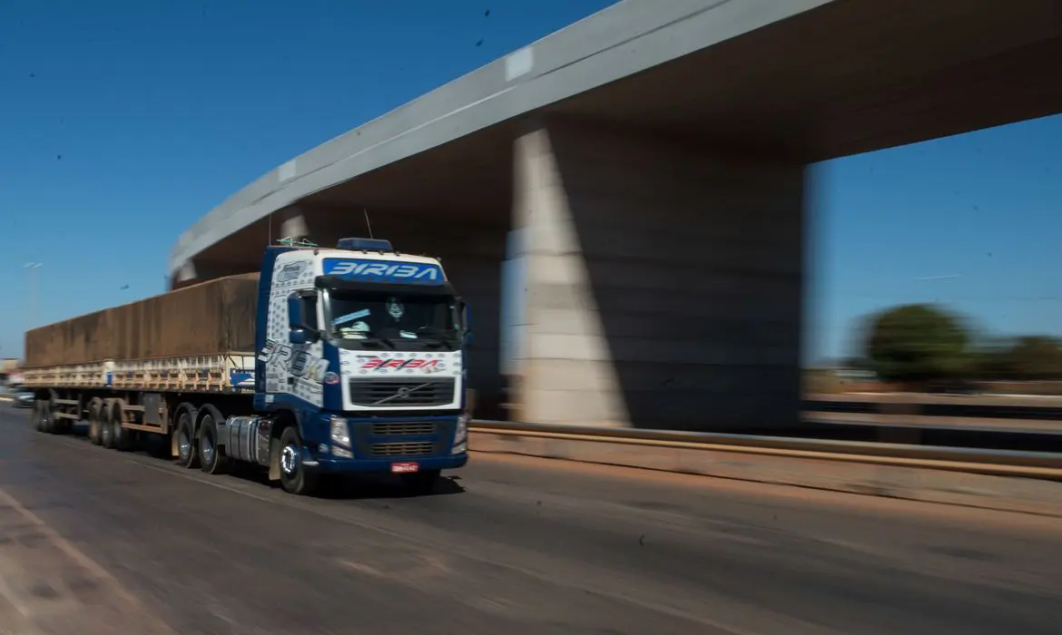 Termina nesta segunda (29) prazo de autodeclaração para auxílio caminhoneiro
