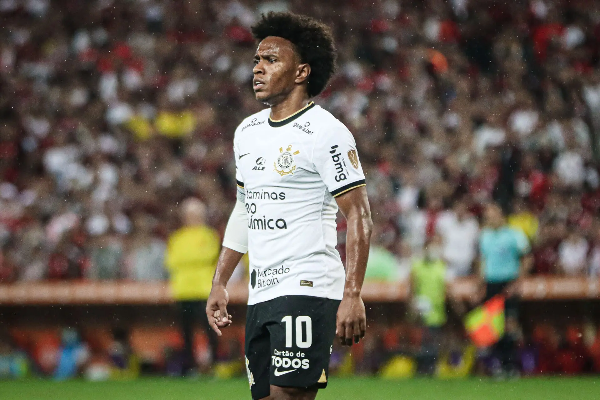 Willian fala pela primeira vez sobre saída do Corinthians