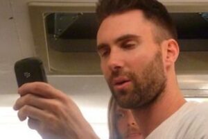Adam Levine é acusado de flertar com mais duas mulheres nas redes sociais 1