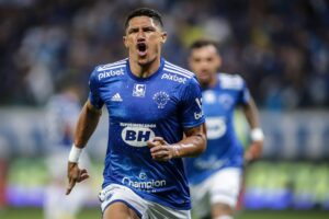 Cruzeiro derrota o Vasco e retorna a série A do Brasileiro