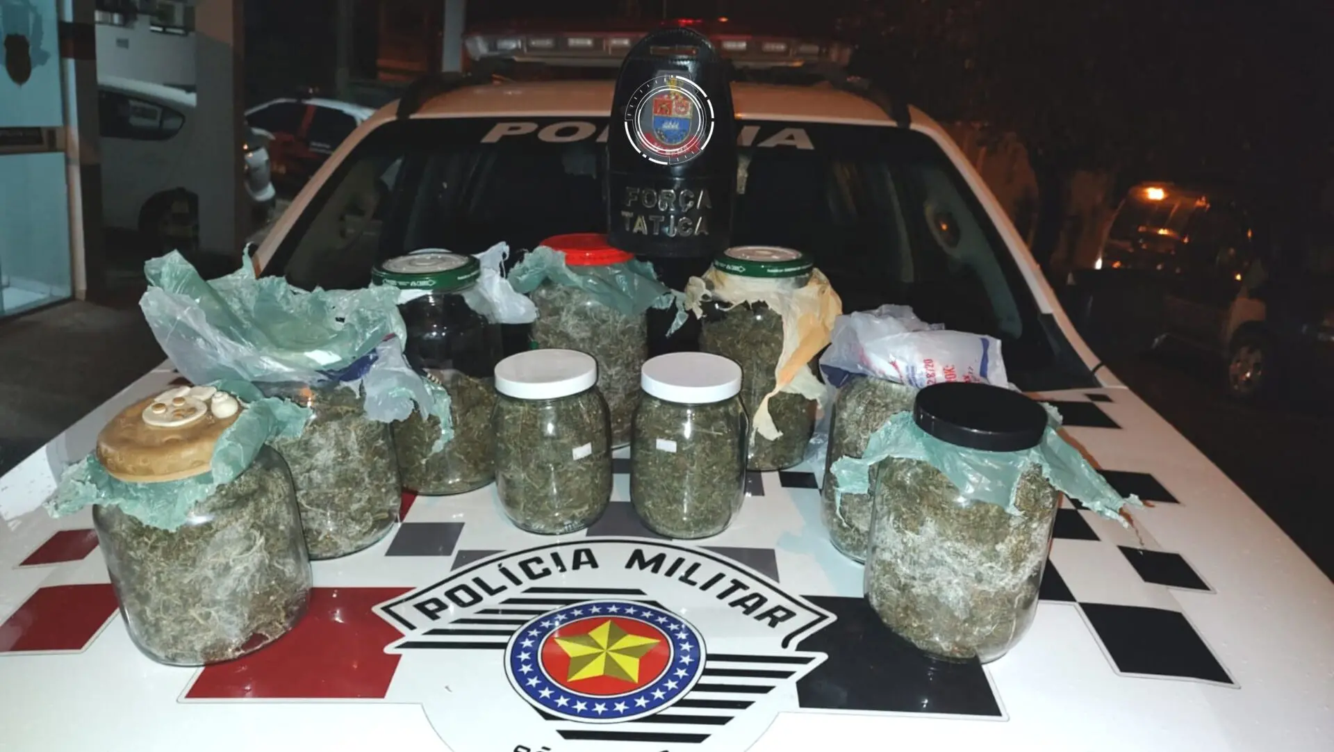 apreende quilos de maconha