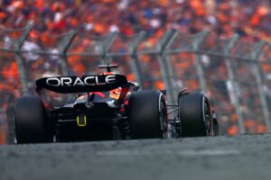 GP da Holanda tem reclamação de Hamilton e confusão nos boxes