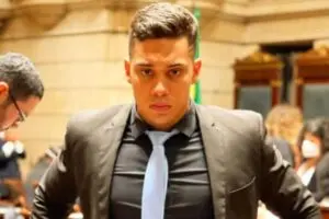 Gabriel Monteiro entrega renúncia à candidatura ao TRE-RJ