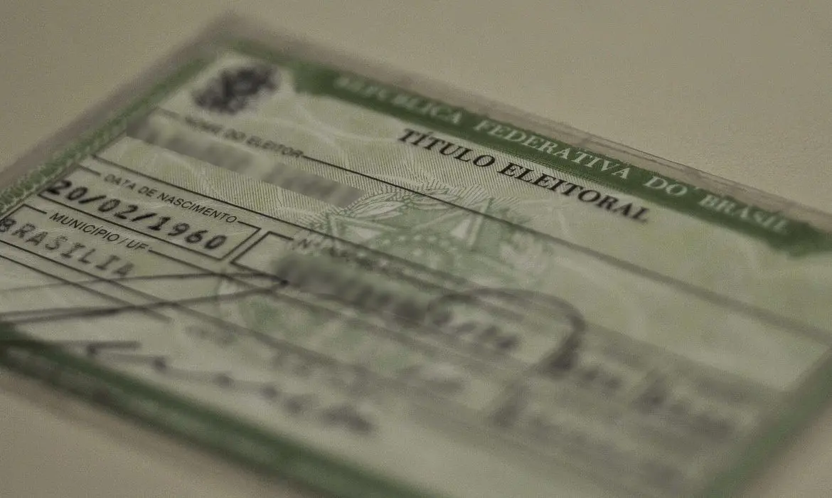 Termina prazo para tirar versão impressa do título eleitoral
