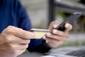 Estelionatários causam prejuízo de R$ 19 mil a idosa, em Limeira