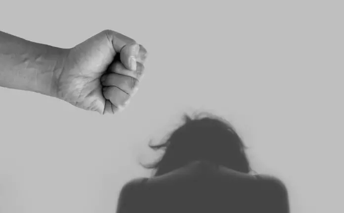 Marido é denunciado após dar tapa no rosto da mulher, em Limeira