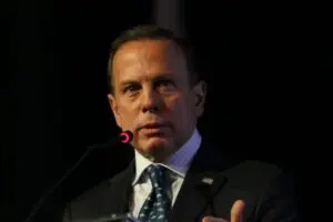 Doria anuncia desfiliação do PSDB