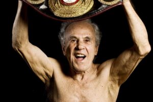 Éder Jofre, ex-boxeador, morre aos 86 anos