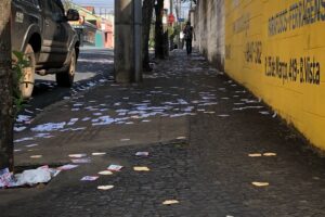 Eleitores chegam cedo, sujeira nas ruas, filas veja fotos das primeiras horas em Limeira