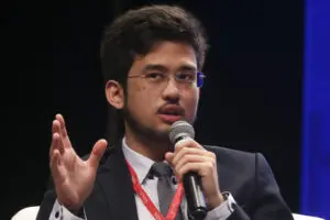 Em entrevista ao Meio Dia, Kim Kataguiri faz críticas a Lula e Bolsonaro