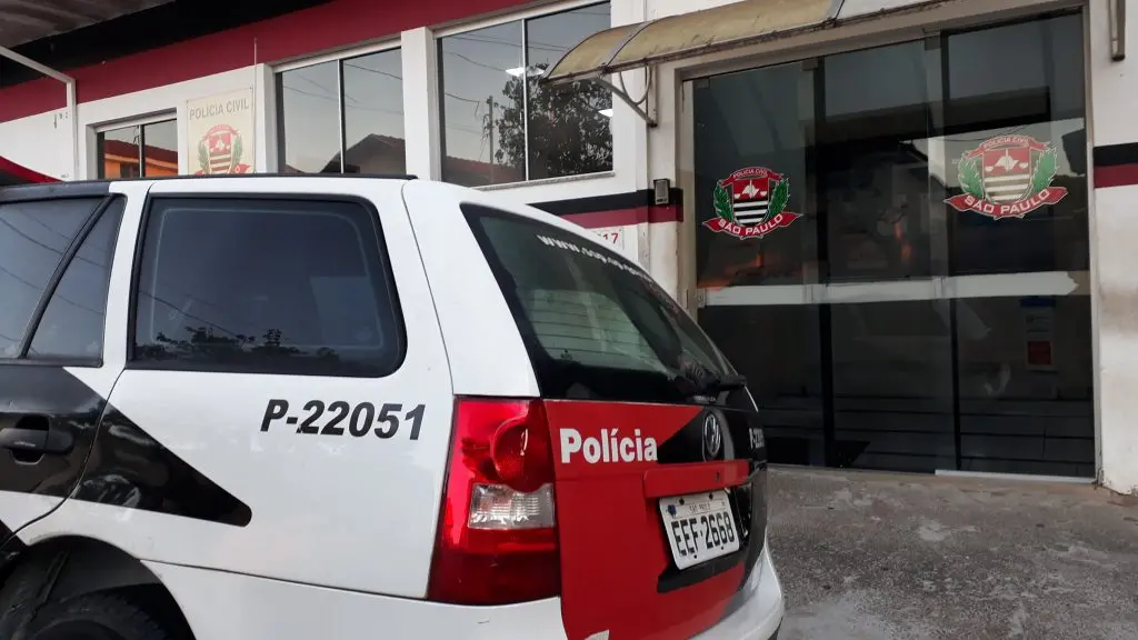 Mãe chama a polícia após temer filho com faca e sob efeito de drogas 1
