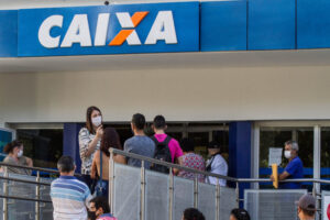 Ministério Público pede suspensão de empréstimos do Auxílio Brasil