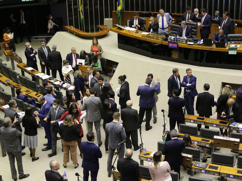 Onda de direta domina quatro das cincos regiões brasileiras, aponta Ranking dos Políticos