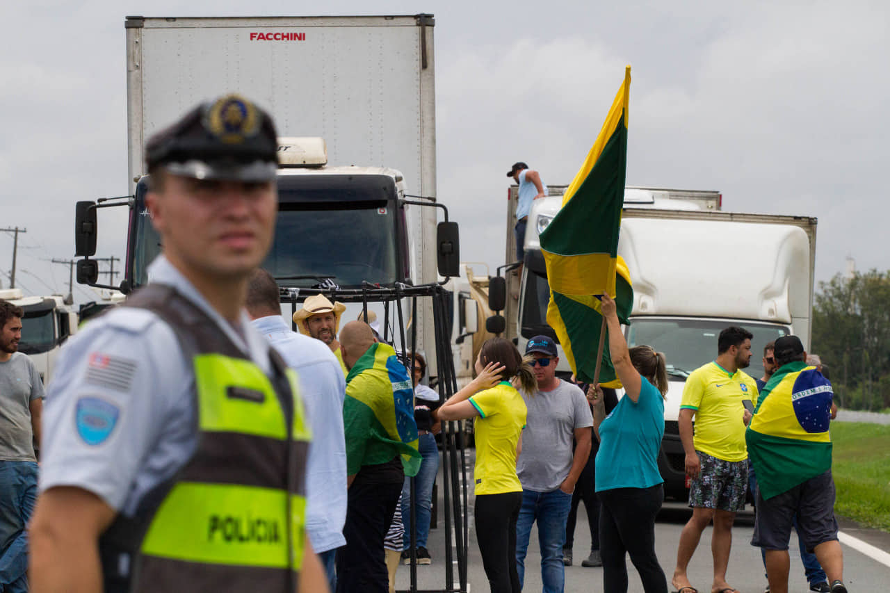 Prefeito pede equilíbrio, respeito às urnas e cita prejuízo com bloqueio de rodovias