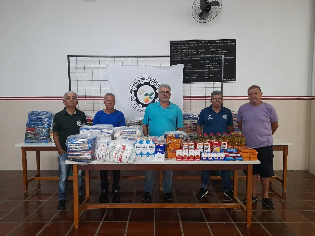 Sindicato entrega 433 kg de alimento