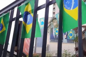 Vendas de bandeiras e artigos do Brasil disparam em Limeira