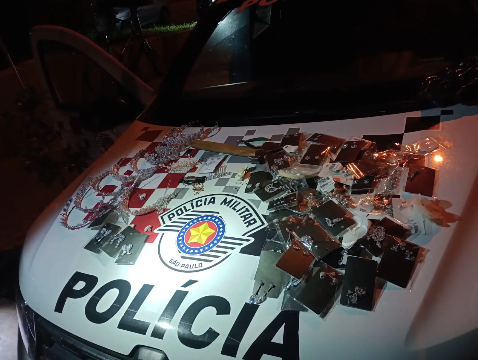 PM prende suspeito de furtar R$ 15 mil em semi joias