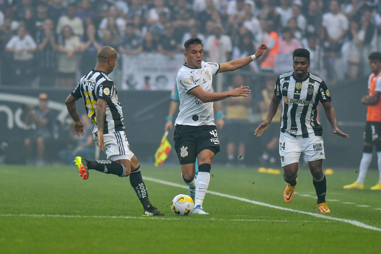Atlético-MG vence o Corinthians e se classifica para a Copa Libertadores