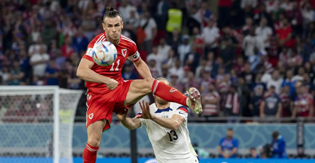 Bale marca, e Gales busca empate com os EUA em retorno à Copa após 64 anos