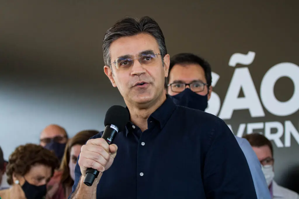 Bloqueio de estradas é “inadmissível”, diz Rodrigo Garcia