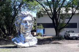 Busto de Ayrton Senna inaugurado em Interlagos foi confeccionado em Piracicaba.jpg
