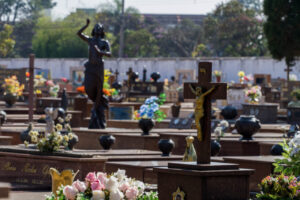 Cemitério Saudade volta a ser alvo de vândalos em Limeira