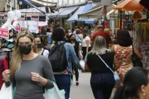 Confira o que abre e o que fecha no Dia de Finados