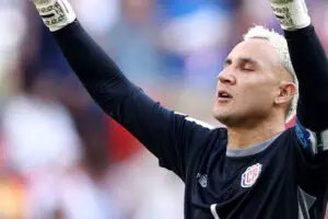 Costa Rica faz gol em primeiro chute na Copa, vence o Japão e ajuda Alemanha
