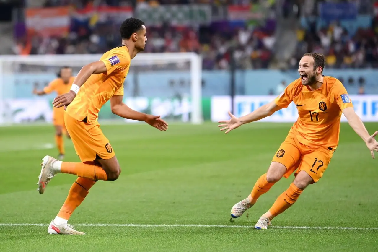 Empate mantém Holanda e Equador igualados na liderança do Grupo A
