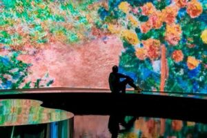 Entenda como exposição imersiva sobre Monet atrasou mais de 10 dias em SP
