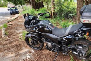 GCM localiza motocicleta de grande porte em área verde do Grotta, em Limeira