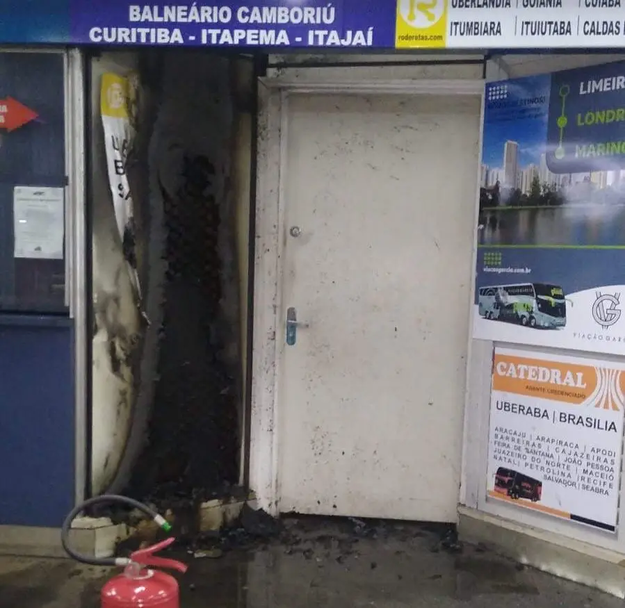 Idoso ateia fogo em guichê de rodoviária e acaba detido em Limeira