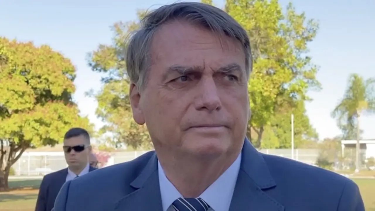 Bolsonaro fica em silêncio