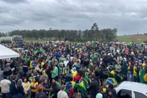 Bolsonaristas convocam greve para segunda