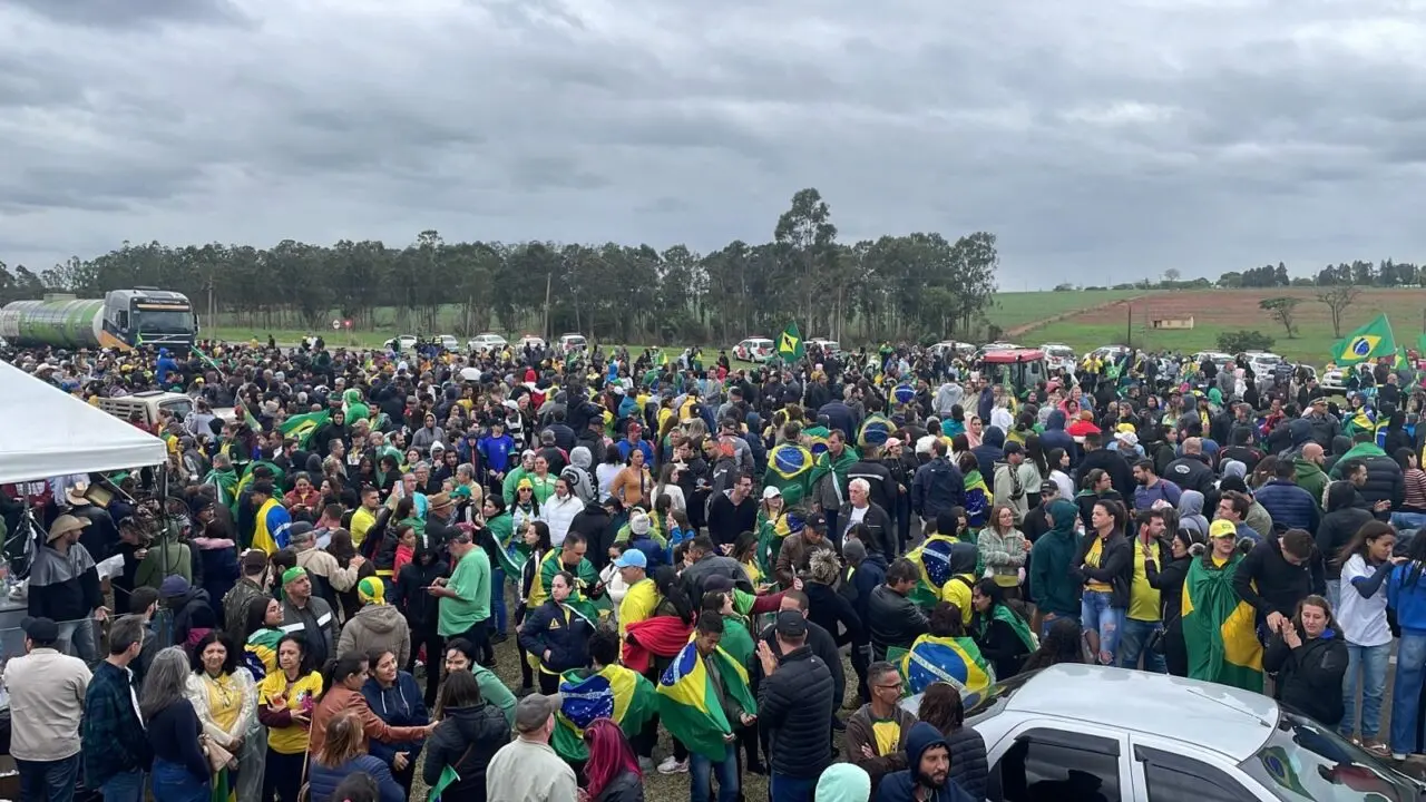 Bolsonaristas convocam greve para segunda