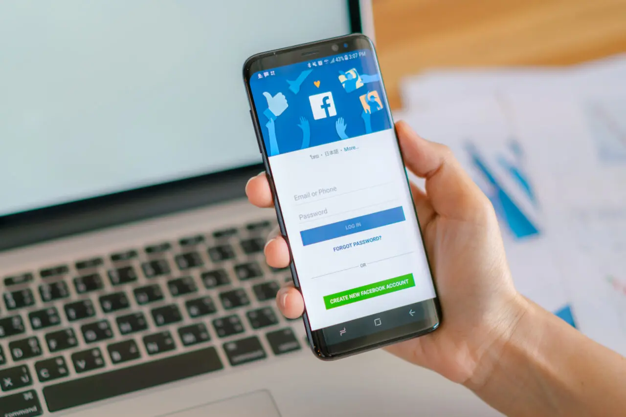 Facebook planeja iniciar milhares de demissões